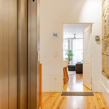 Golden View Apartment