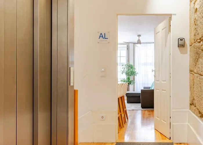 Golden View Apartment